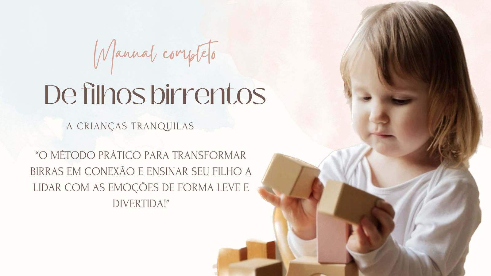 Criança brincando com blocos de madeira